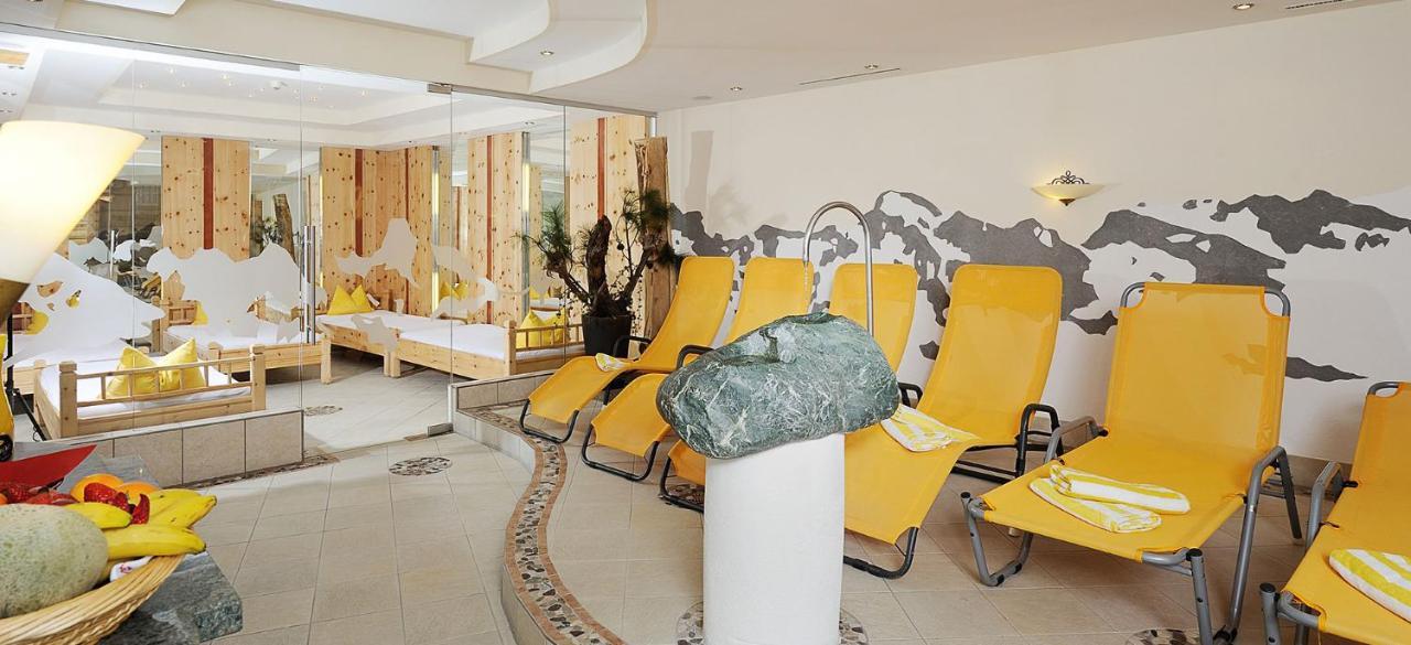Hotel Kristall B&B Ischgl Ngoại thất bức ảnh