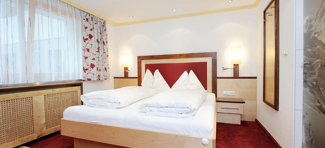 Hotel Kristall B&B Ischgl Ngoại thất bức ảnh