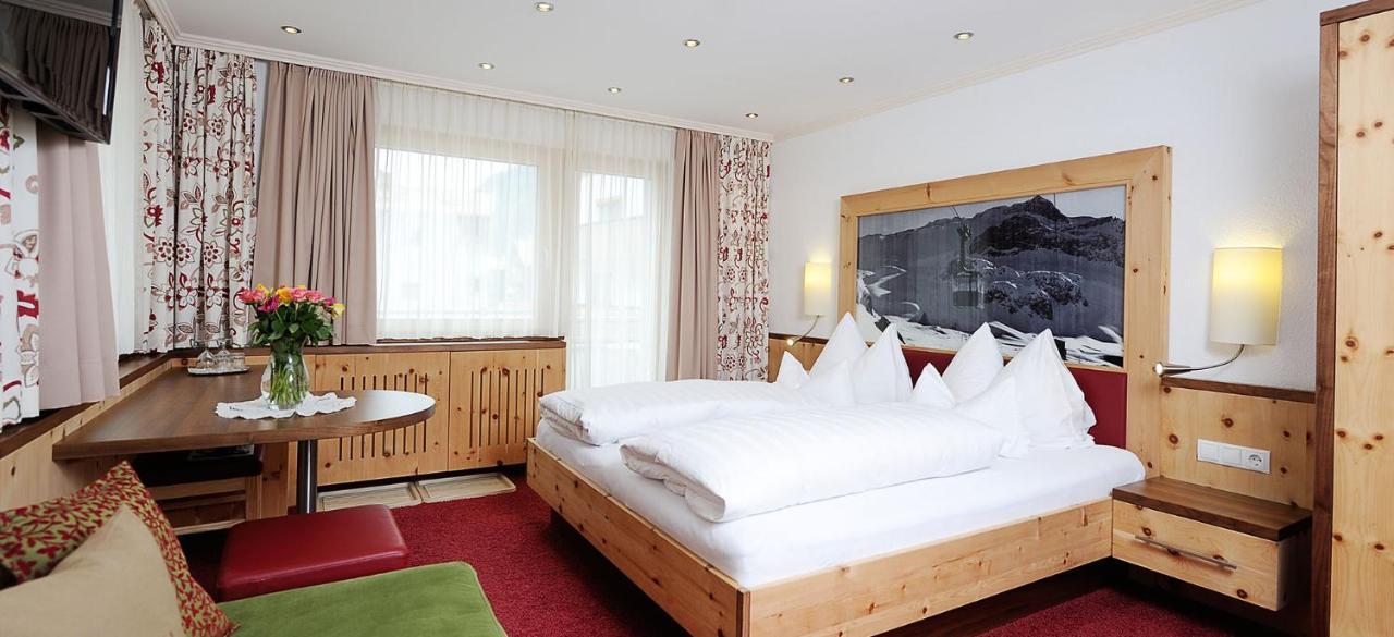 Hotel Kristall B&B Ischgl Ngoại thất bức ảnh