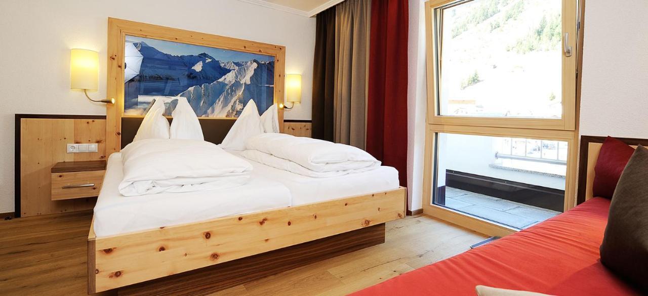 Hotel Kristall B&B Ischgl Ngoại thất bức ảnh