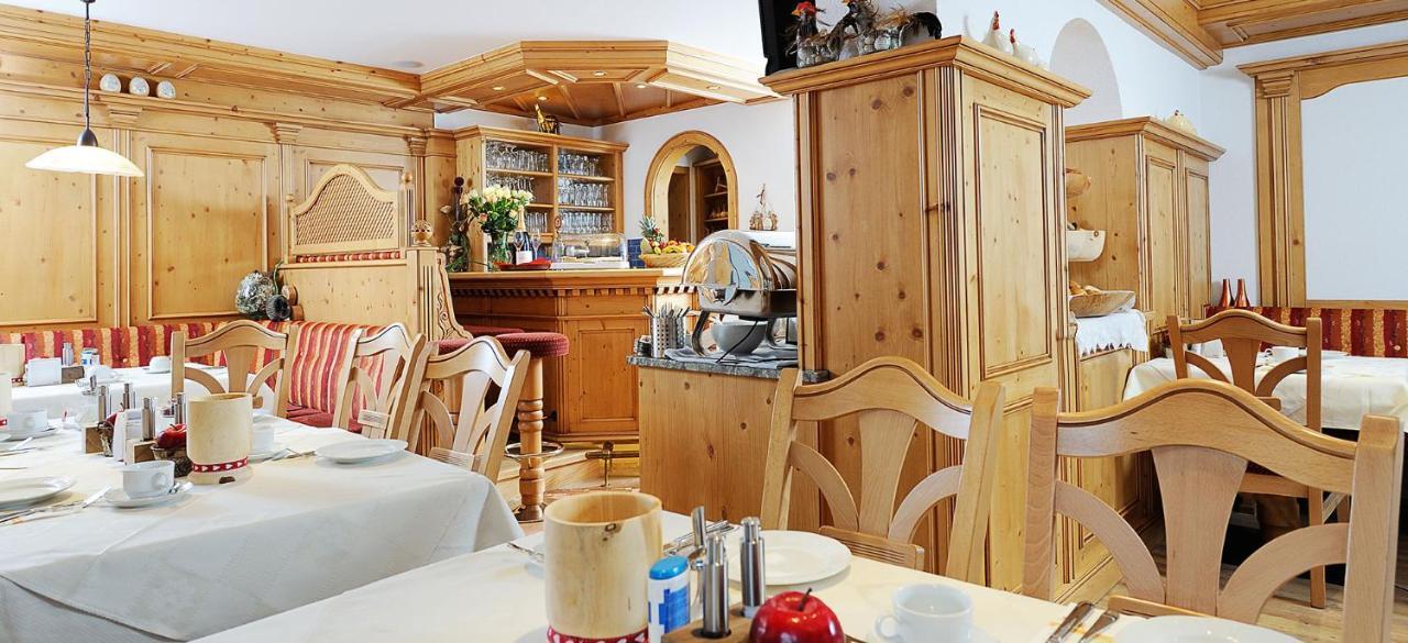 Hotel Kristall B&B Ischgl Ngoại thất bức ảnh