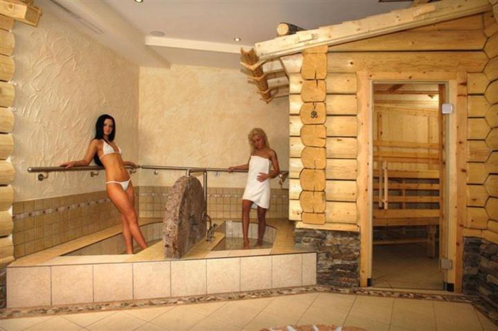 Hotel Kristall B&B Ischgl Ngoại thất bức ảnh