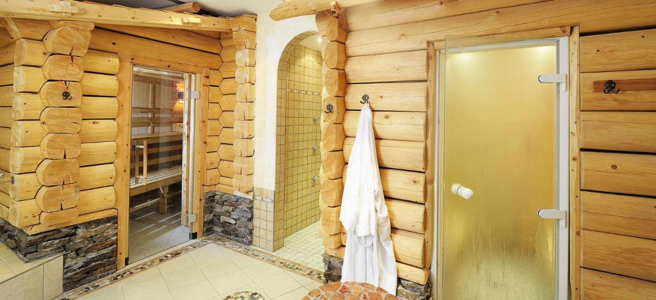 Hotel Kristall B&B Ischgl Ngoại thất bức ảnh
