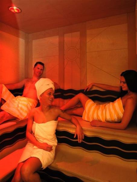 Hotel Kristall B&B Ischgl Ngoại thất bức ảnh
