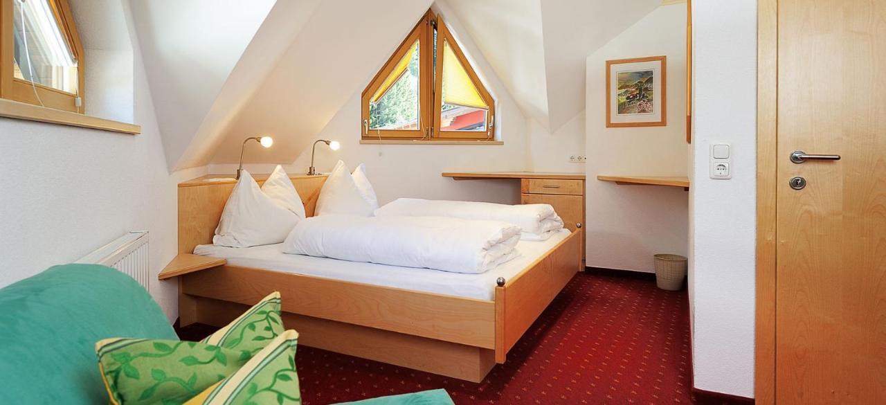 Hotel Kristall B&B Ischgl Ngoại thất bức ảnh