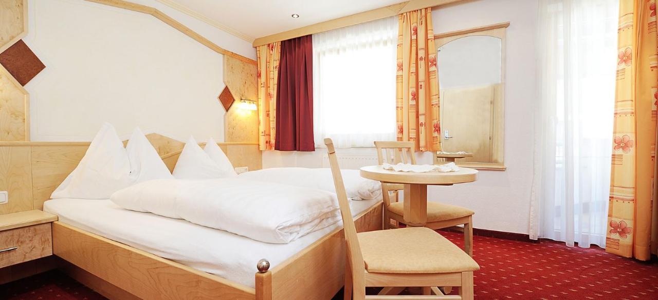 Hotel Kristall B&B Ischgl Ngoại thất bức ảnh