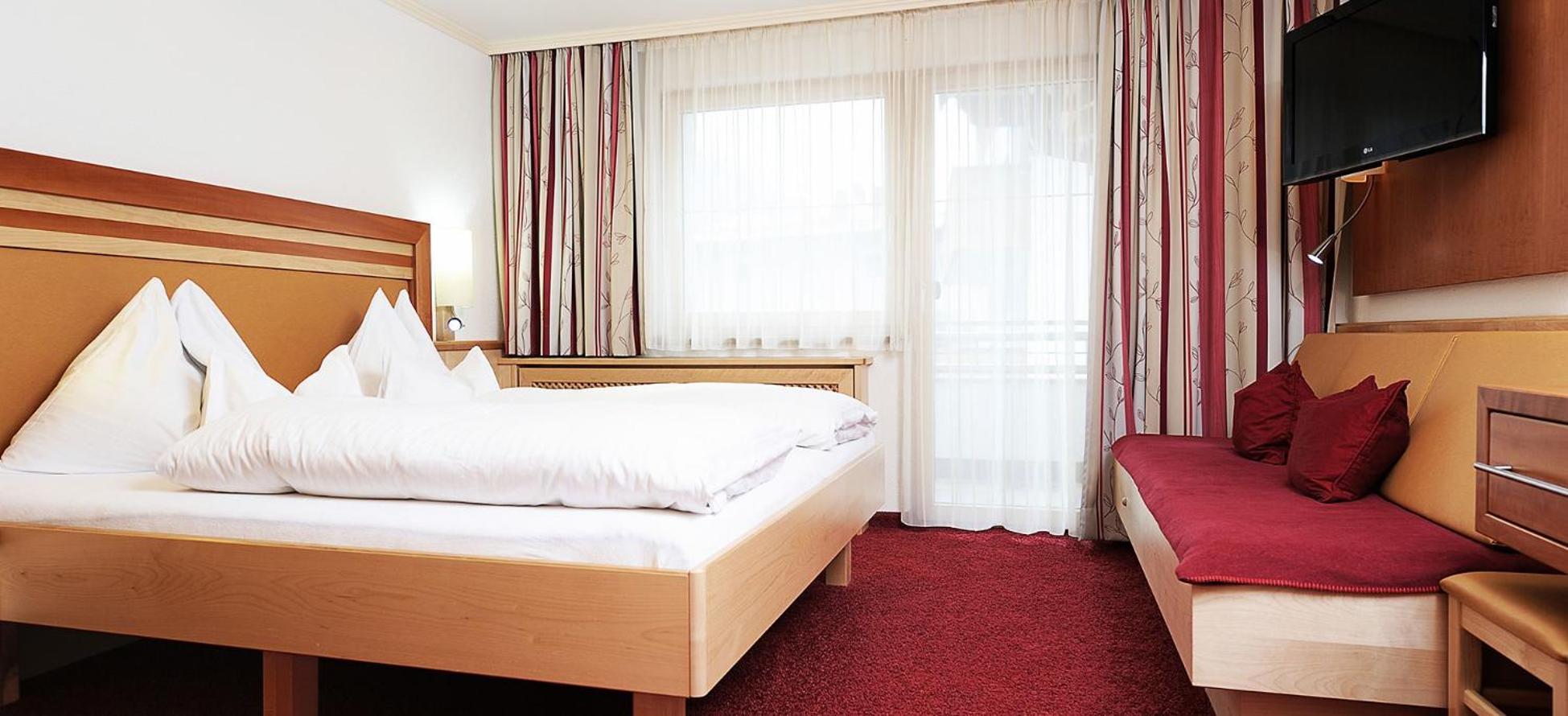 Hotel Kristall B&B Ischgl Ngoại thất bức ảnh