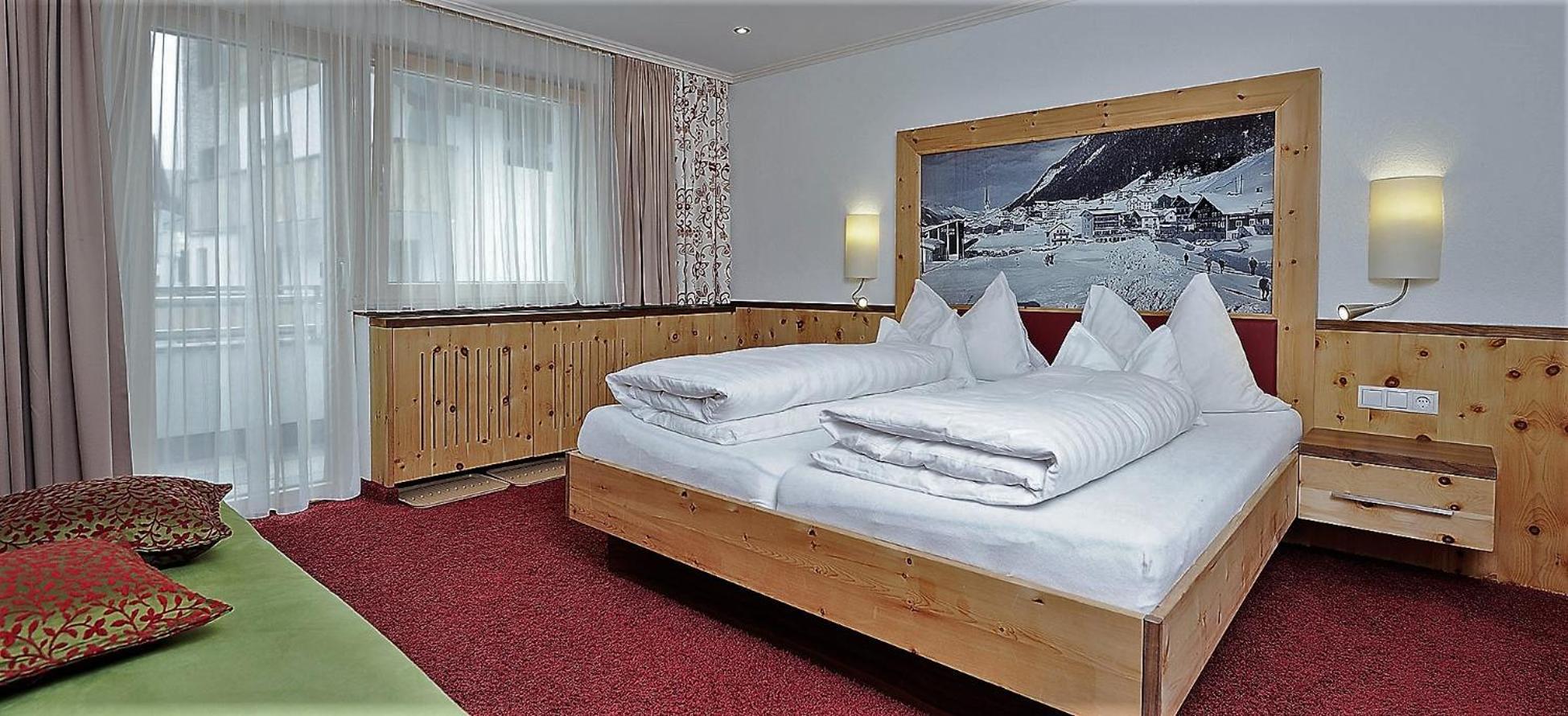 Hotel Kristall B&B Ischgl Ngoại thất bức ảnh